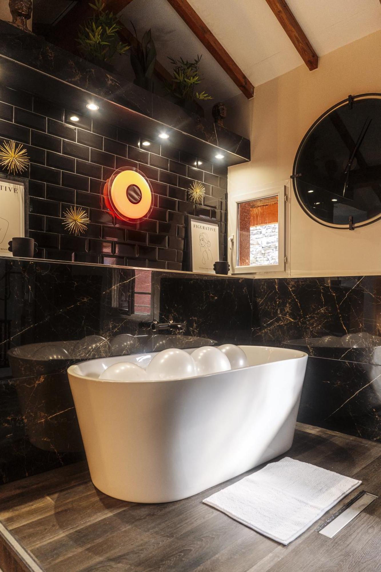 Appart Hotel Le 8 La Suite - Parking Gratuit - Mâcon エクステリア 写真